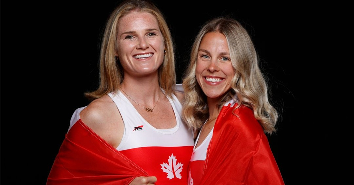 Western grad Jill Moffatt (right), BHSc’16, MHIS’19, and her rowing partner Jenny Casson.